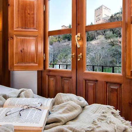 Luxury Alhambra Hideaway *