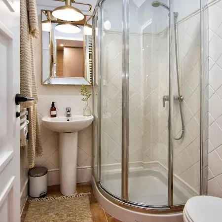 Luxury Alhambra Hideaway Apartment *